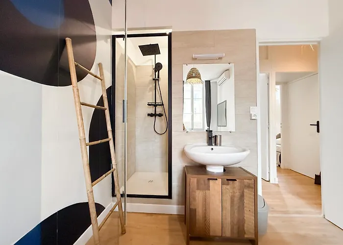 Stylish 3-bedroom - Steps From Palais Des Festivals Appartement