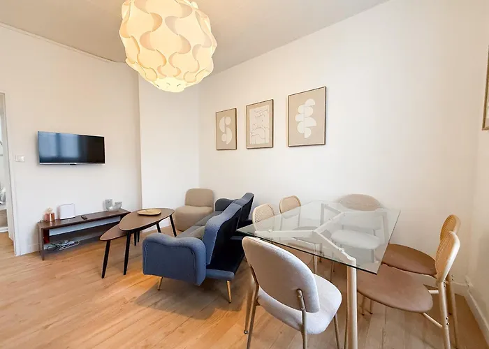 Stylish 3-bedroom - Steps From Palais Des Festivals Appartement Cannes