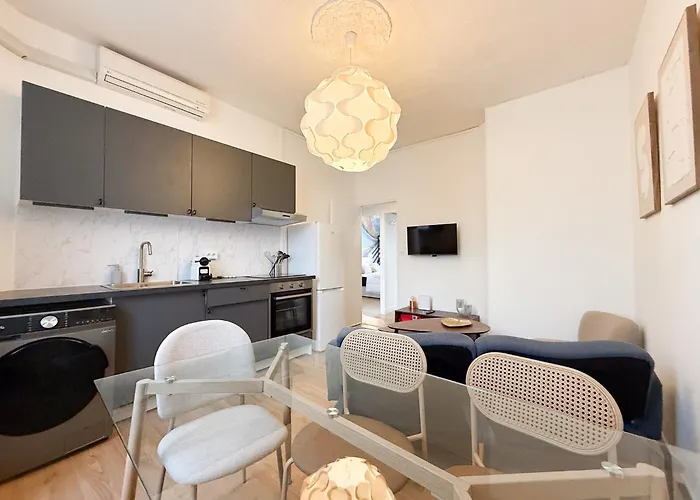 Stylish 3-bedroom - Steps From Palais Des Festivals Appartement